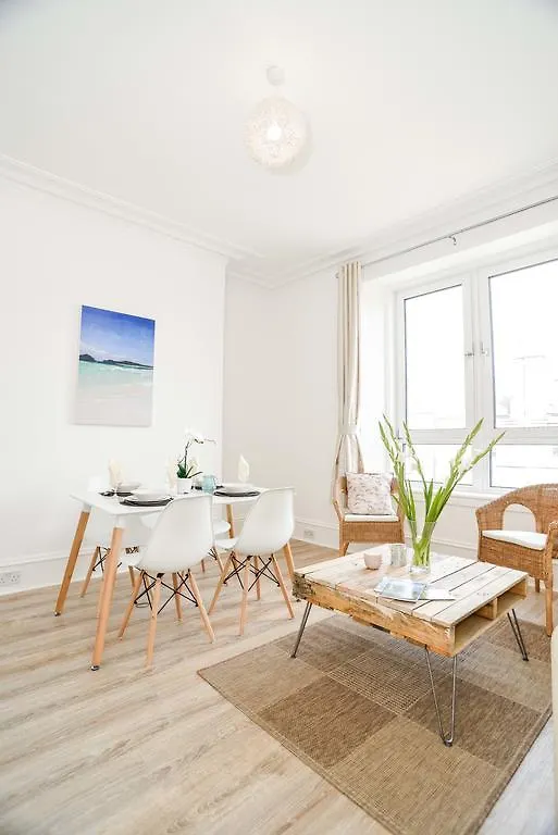 Modern Central Apartment Aberdeen 0*,